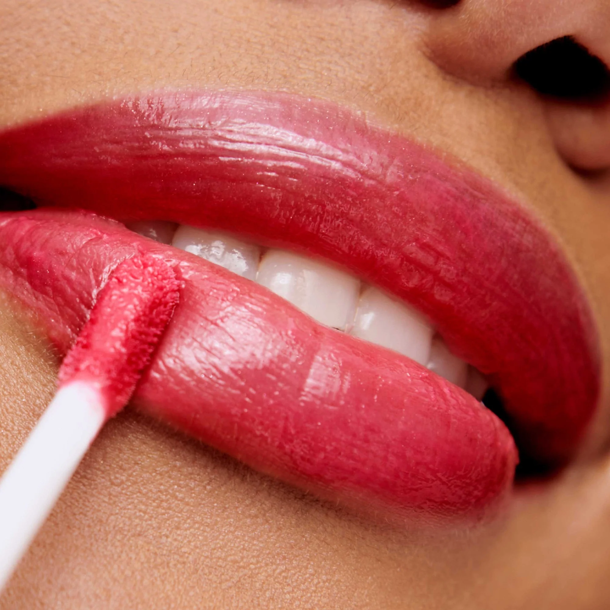 HydroPure™ Hyaluronic Lip Gloss - Image 3