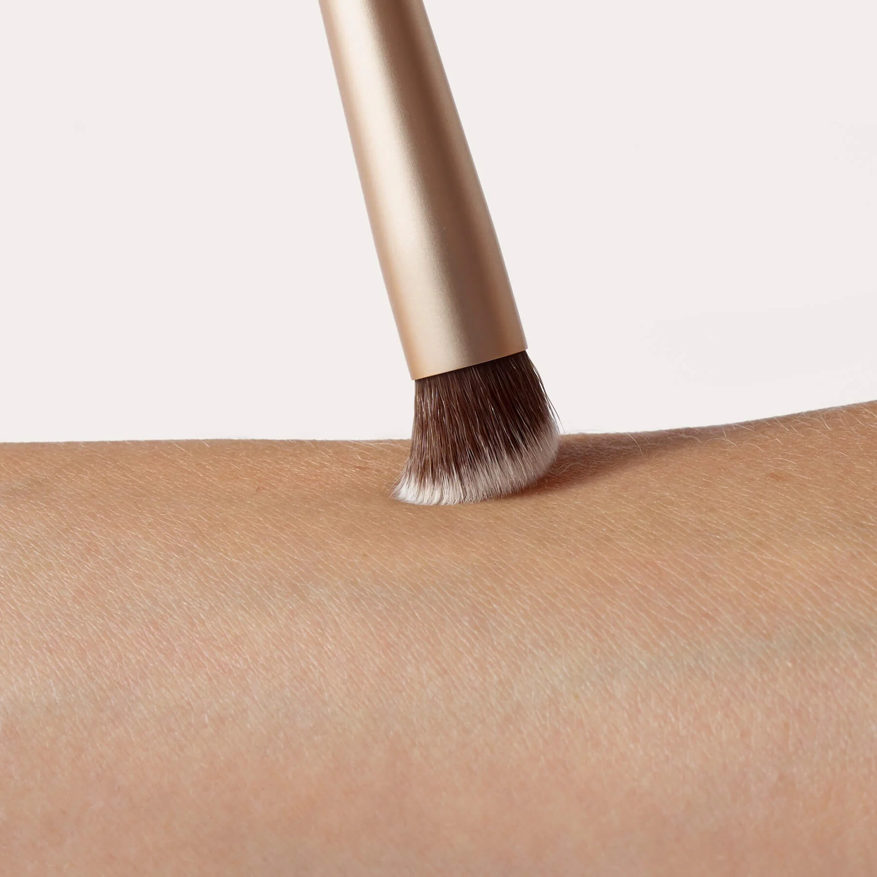 Pro Series Concealer Brush - Image 3