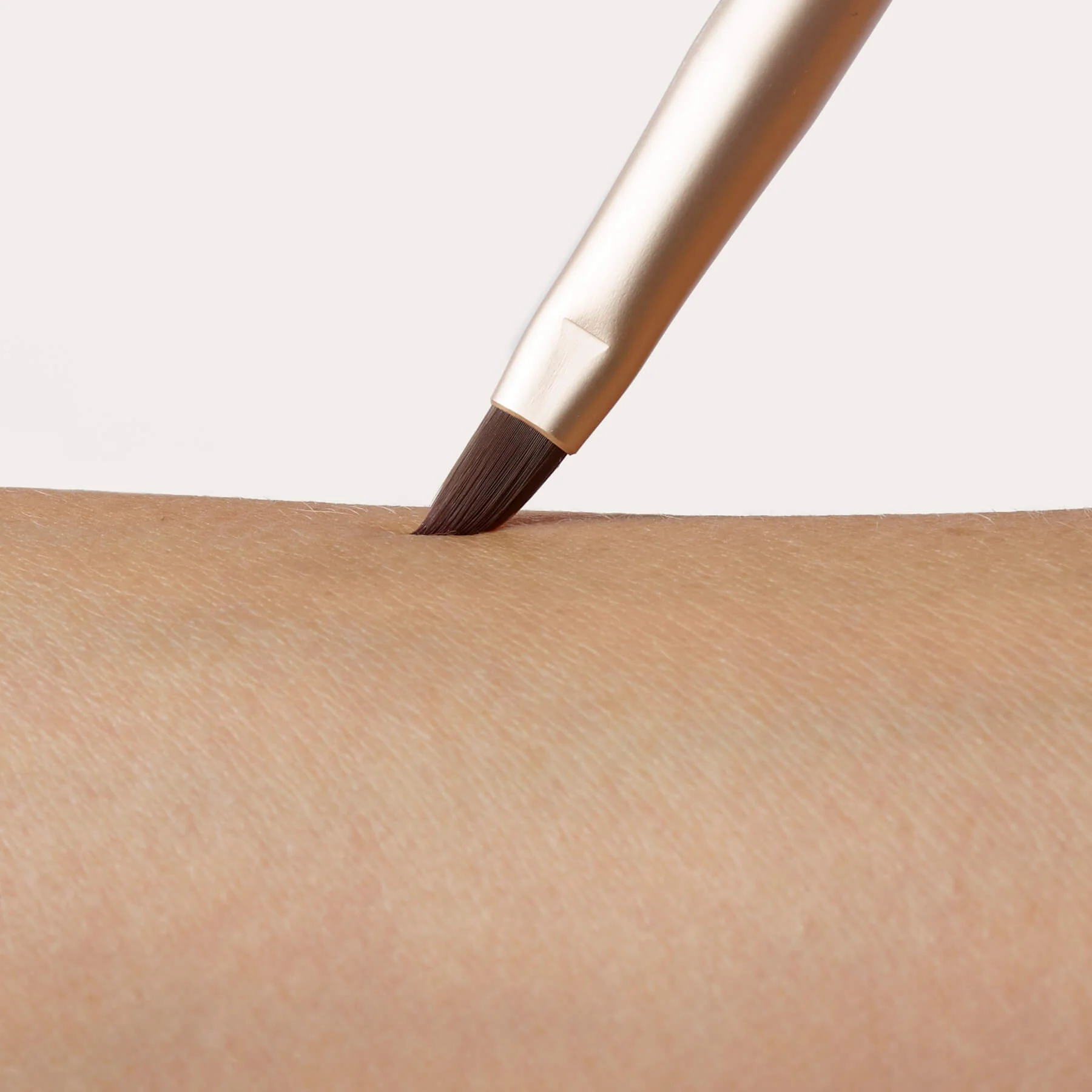Pro Series Lip Brush - Image 3